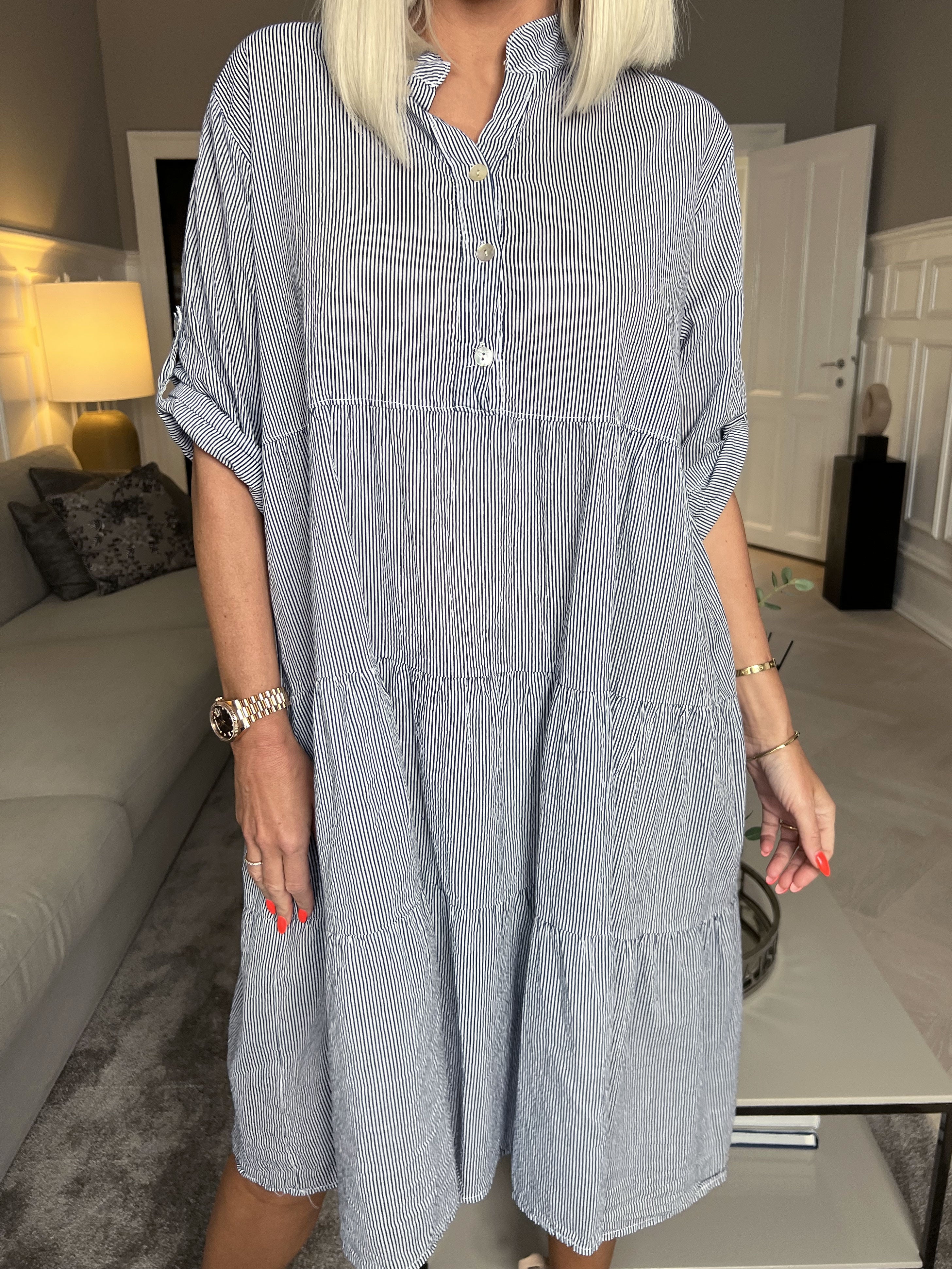 Cataleya - Sød stribet skjortekjole i bomuld